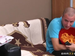 Américain, Sucer une bite, En levrette, Faciale, Maman, Cheveux courts, Fils, Tatouage