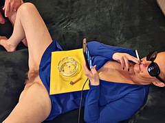 In den arsch, Arsch, Dildo, Behaart, Milf, Muschi, Abendanzug, Unter dem rock