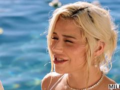 Anal, Tetas grandes, Rubia, Mamada, Madres para coger, Montar, Tatuaje, Tetas