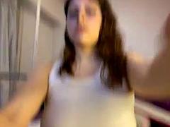 Grote kont, Grote mammen, Pijpbeurt, Latijnse vrouw, Masturbatie, Alleen, Tieten likken