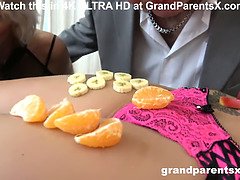 フェラチオ, イく瞬間, イマラチオ, お婆さん, 手コキする, 叫ぶ, ティーン, 三人