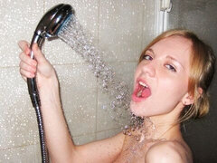 Amateur, Penetracion con dedos, Masturbación, Ducha, Solo, Estriptis, Adolescente, Juguetes