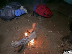 Gros seins, Plantureuse, Éjaculer dans la bouche, Tir de sperme, Hard, Chevaucher, Rasée, Tatouage