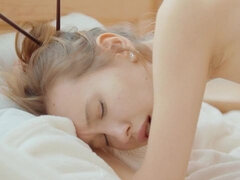 お尻, ブロンド, ドレス, 指いじり, 目瞪口呆, オナニー, ガリガリ, ティーン