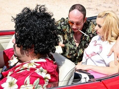 Grote kont, Grote mammen, Blond, Pijpbeurt, Auto, Hondjeshouding, Moeder die ik wil neuken, Buiten