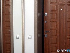 Gros cul, Sucer une bite, Tir de sperme, En levrette, Embrassement, Léchez, Lingerie, Rasée