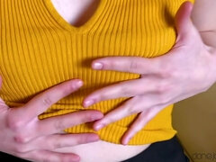 Amateur, Cul, Brunette brune, Masturbation, Mamelons bombés, Solo, Nénés