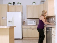 Хд, Лизание, Служанка, Милф, Киски, Сестра, Мачеха, Втроем