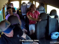 Arsch, Blasen, Bus, Tschechisch, Gruppensex, Hardcore, Milf, Titten