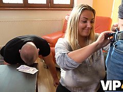 Grosse titten, Vollbusig, Gehörnter ehemann, Hd, Geld, Natürlichen titten, Pov, Realität