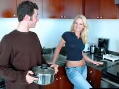 Enthousiasteling, Blond, Hondjeshouding, Zoenen, Natuurlijk, Geschoren, Tiener, Tieten likken