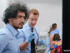 茶髪の, 巨乳な, レズビアン, なめる, 淫乱熟女, 母, 看護婦, ユニフォーム