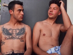 In den arsch, Grosser schwanz, Spermaladung, Kehlenfick, Schwul, Handjob, Realität, Ablutschen