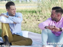 Blonde, Sucer une bite, Tir de sperme, Européenne, Faciale, Groupe, Orgie, De plein air