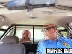 Amateur, Cul, Blonde, Sucer une bite, Naturelle, Rasée, Maigrichonne, Suçant