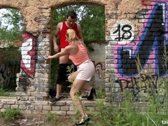 Blond, Aangekleed, Sperma shot, Hardcore, Natuurlijk, Naakt, Buiten, Tieten likken