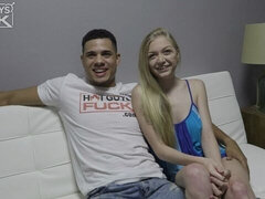 Amateur, Grosse bite, Sucer une bite, En levrette, Hard, Seins naturels, Maigrichonne, Adolescente