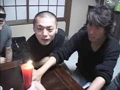 Consolador, Penetracion con dedos, Fetiche de pies, Japonés, Lesbiana, Público, Trio, Voyeur