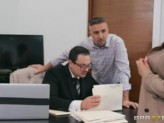 Блондинки, Одетые девушки голые парни, Член, Затыкание рта, Каблуки, Милф, Бритые, Сиськи