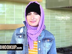 Arabisch, Naakte man aangeklede vrouw, Sperma, Diep in de keel, Hardcore, Interraciaal, Gezichtspunt, Kut duiken