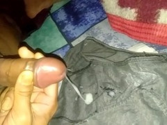 Cuumshot on panties