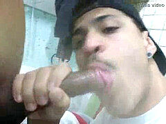 YOUTUBER CHUPANDO VARIAS ROLAS