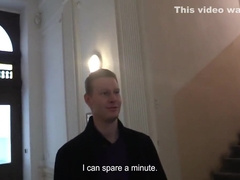 Horny Dude Invites A Stranger At His Apartment & Penetrates His Ass While He Takes A Shower