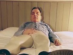Joy Stardust showcases her gaping ass for some sex-positive fun