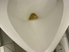 Extrem Pee at work