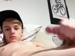 Beautiful blonde Cam 7332