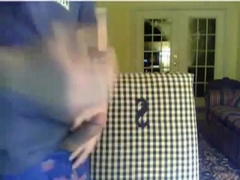 SEUL DANS LE SALON 4