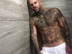 Inked British stud in the shower