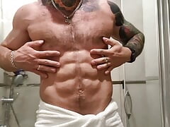 I got excited while training in the gym and jerked off right in the shower