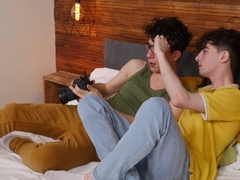 Model Twink Boy Cassian Wesley Gets Fucked & Creamed!