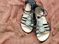 mechanic found sandals in family friend car