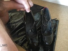 Cumming over Pleaser heels and a latex skirt