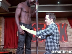 Mature dude sucks black male strippers cock after dancing