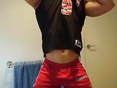 Muscle dude wanking at home
