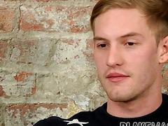 All-American gay beauty puts on a filthy show