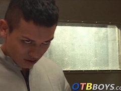 Sexy hunk David Contreras loves being a little prison bitch