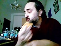 Kocalos - Eating crunched food with a vibrator