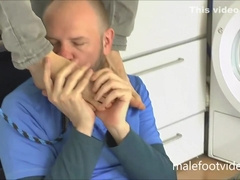 Barefoot Muscle Guy Worship And Lick Feet