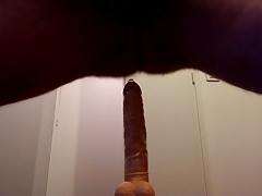 Fat hairy dude cum quickly with dildo in his ass