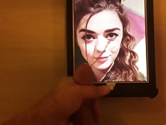Maisie Williams cum tribute