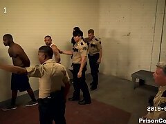Black Prisoner Fucks White Guard