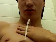 Young men pissing during blowjobs before fucking in a threesome
