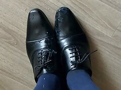 Jeck off and play horny daddy shoes
