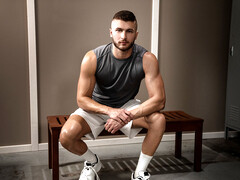 Finn Harding is going to fuck in a locker room