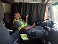 Lunchtime solo truck scene