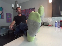 Roommate Lets You Jerk Off To His Sexy Soles For The First Time (full)
